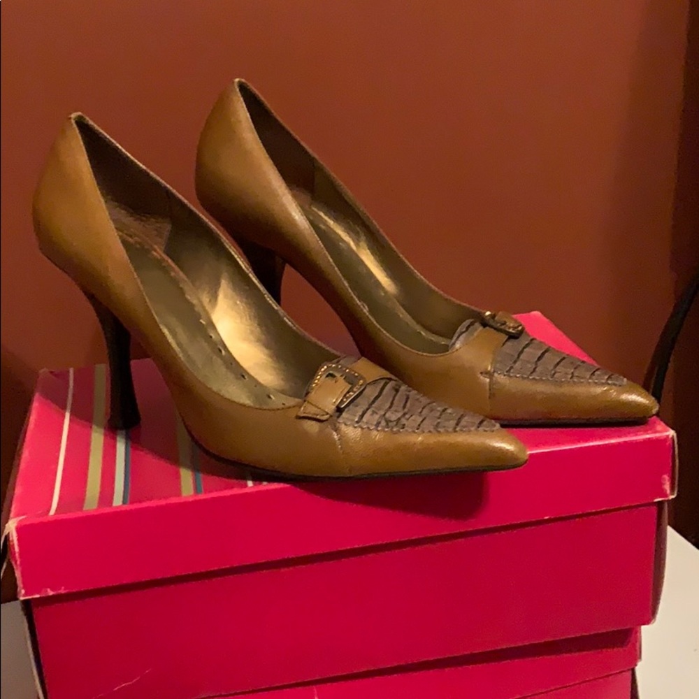 Bronze (brown) Pumps